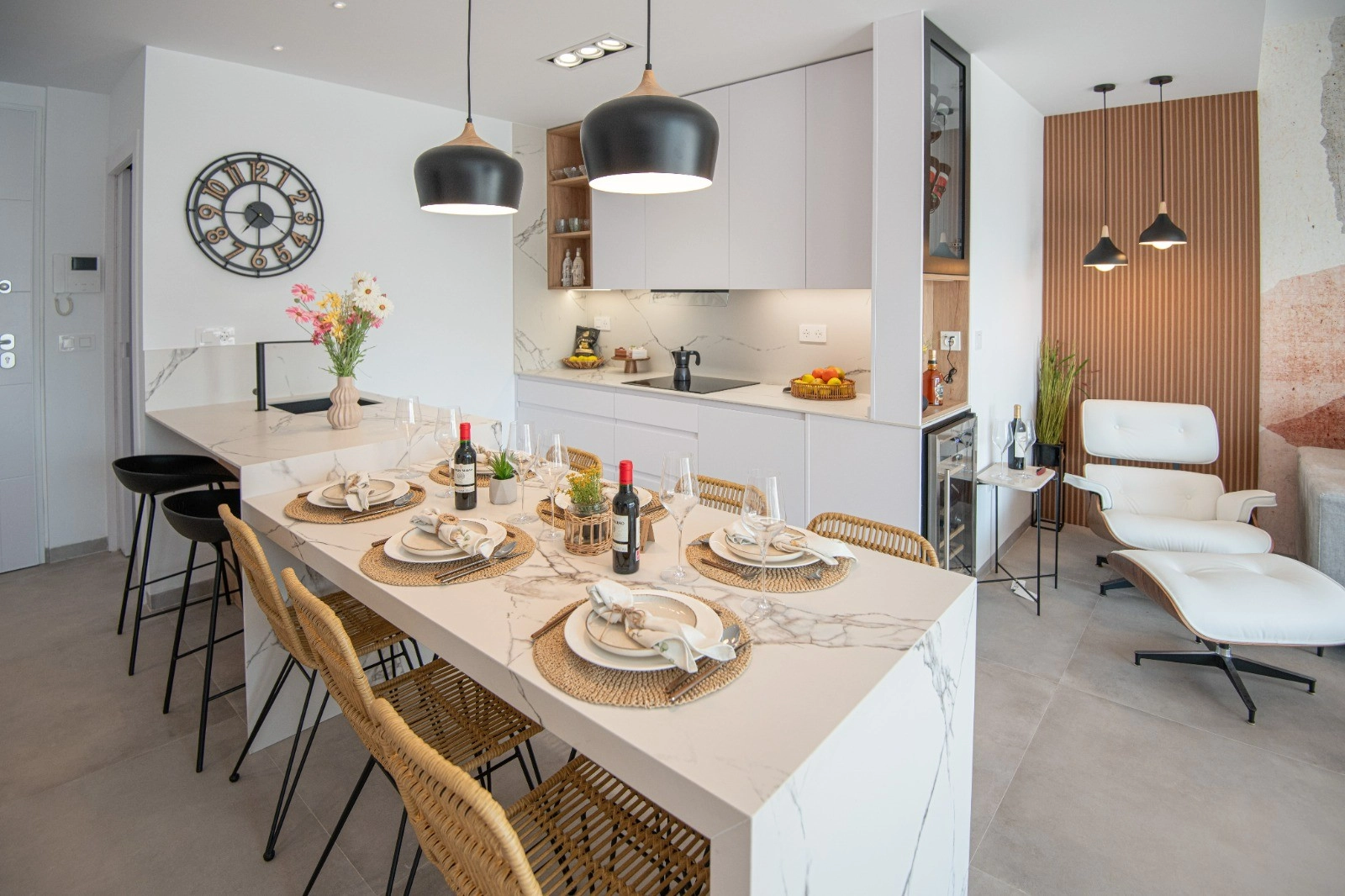 o_1hm9spt8p1860cv42b717f5vs12g photo