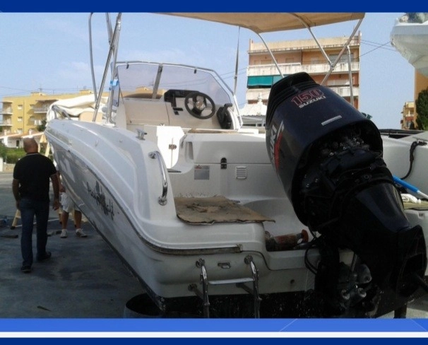 o_1hrjh823j1a001kbv1o4g1ddp1hna2i photo