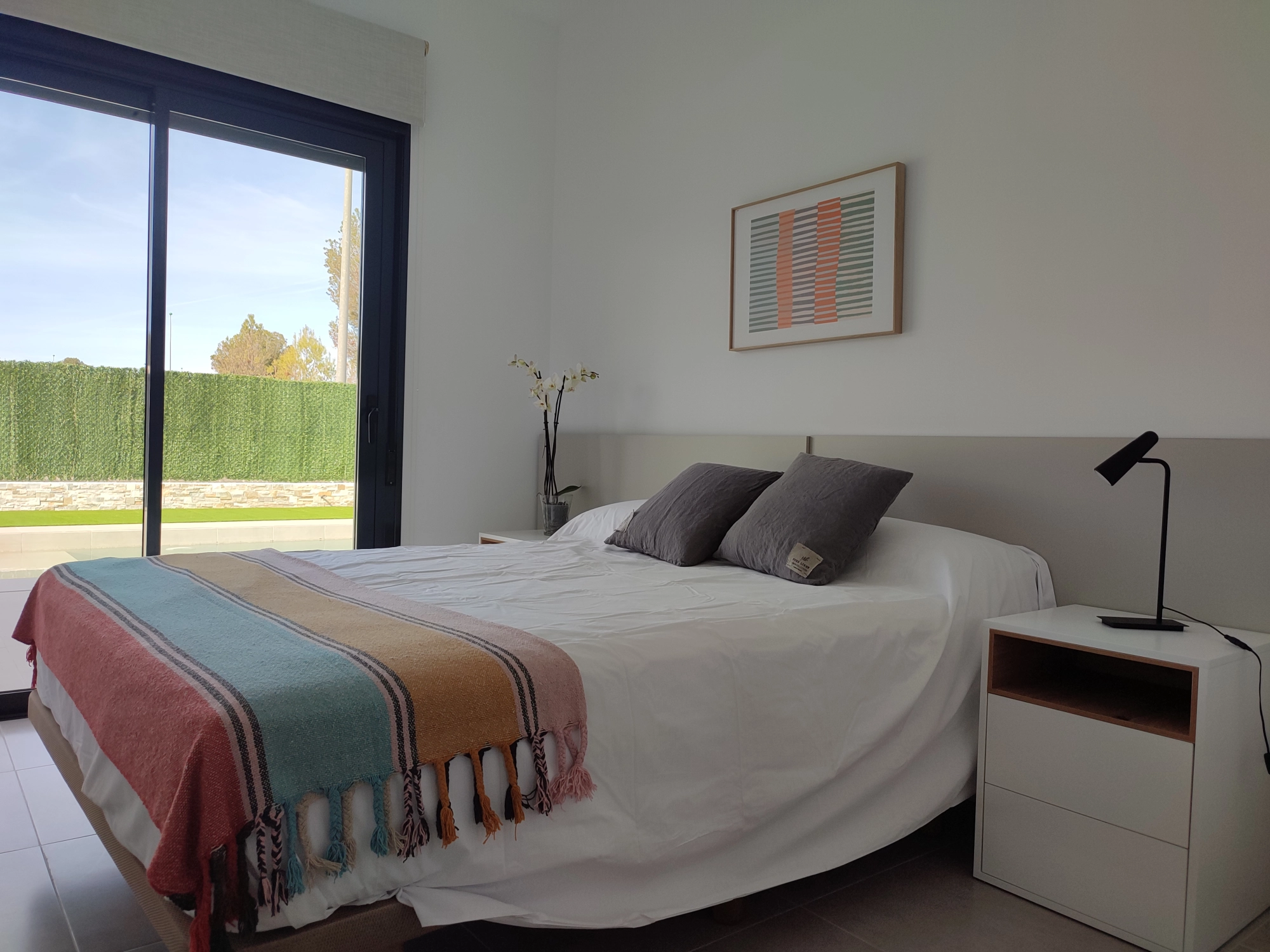 o_1jhbirdlk9q81iur6616oks971s photo