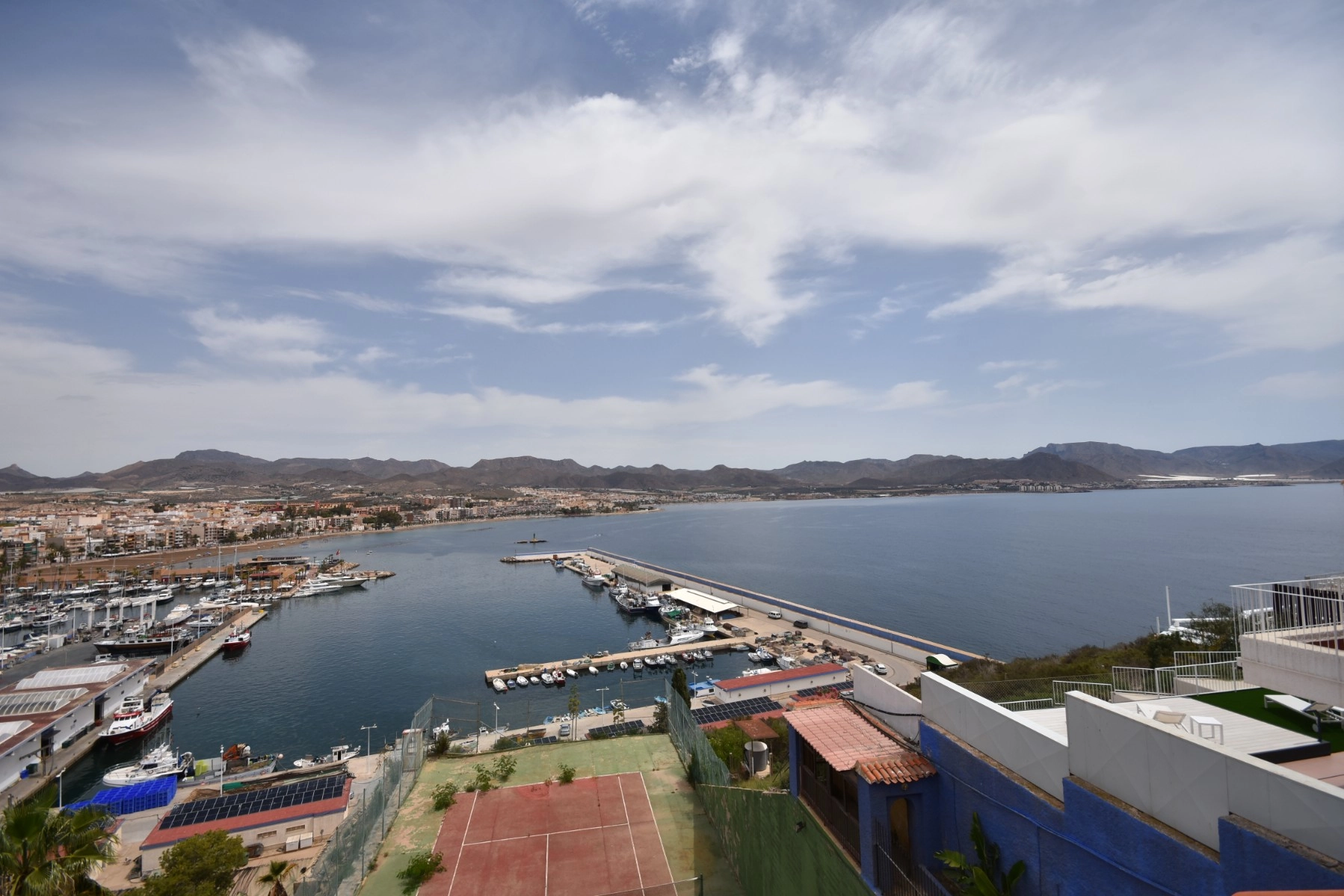 o_1j18ke5gs1i317a92ak9vittj2b photo