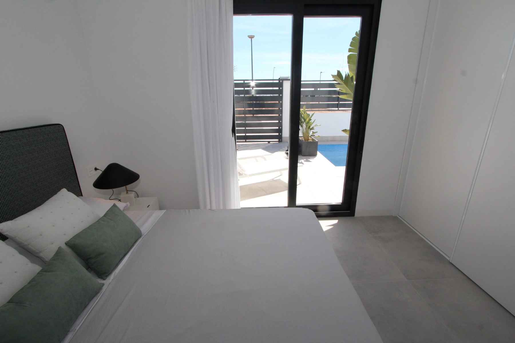 d68a5d8d92b05468a5d8d92b0a4 photo