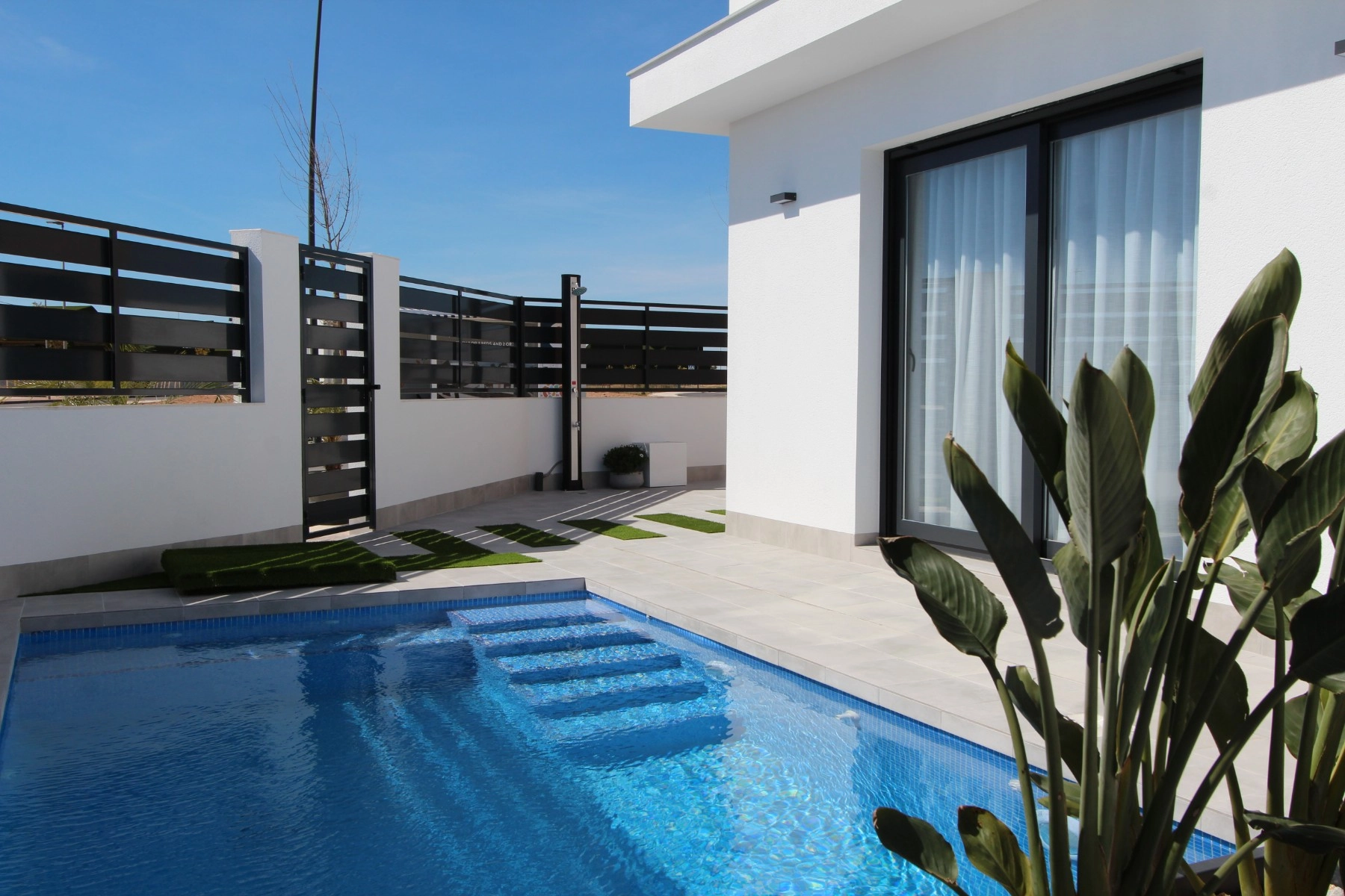 d68a5d8f3b331468a5d8f3b3366 photo