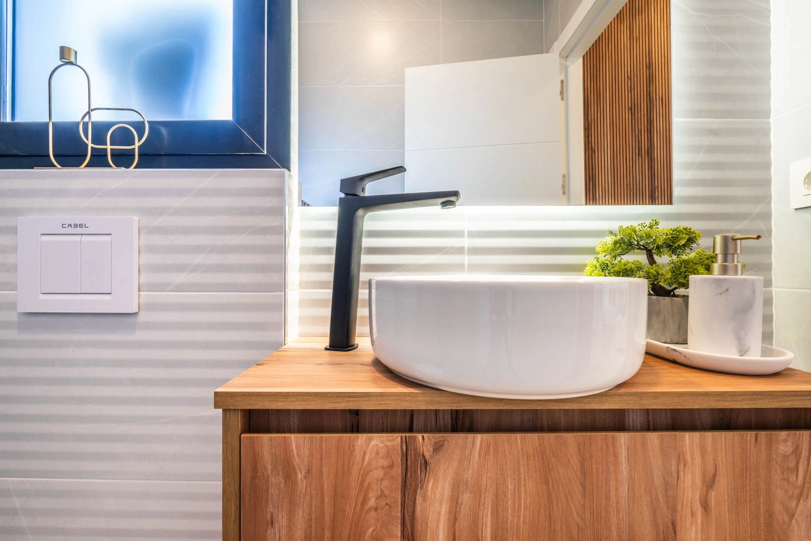 o_1j35vhbmid6f1jgosuj1o3o1l3n29 photo