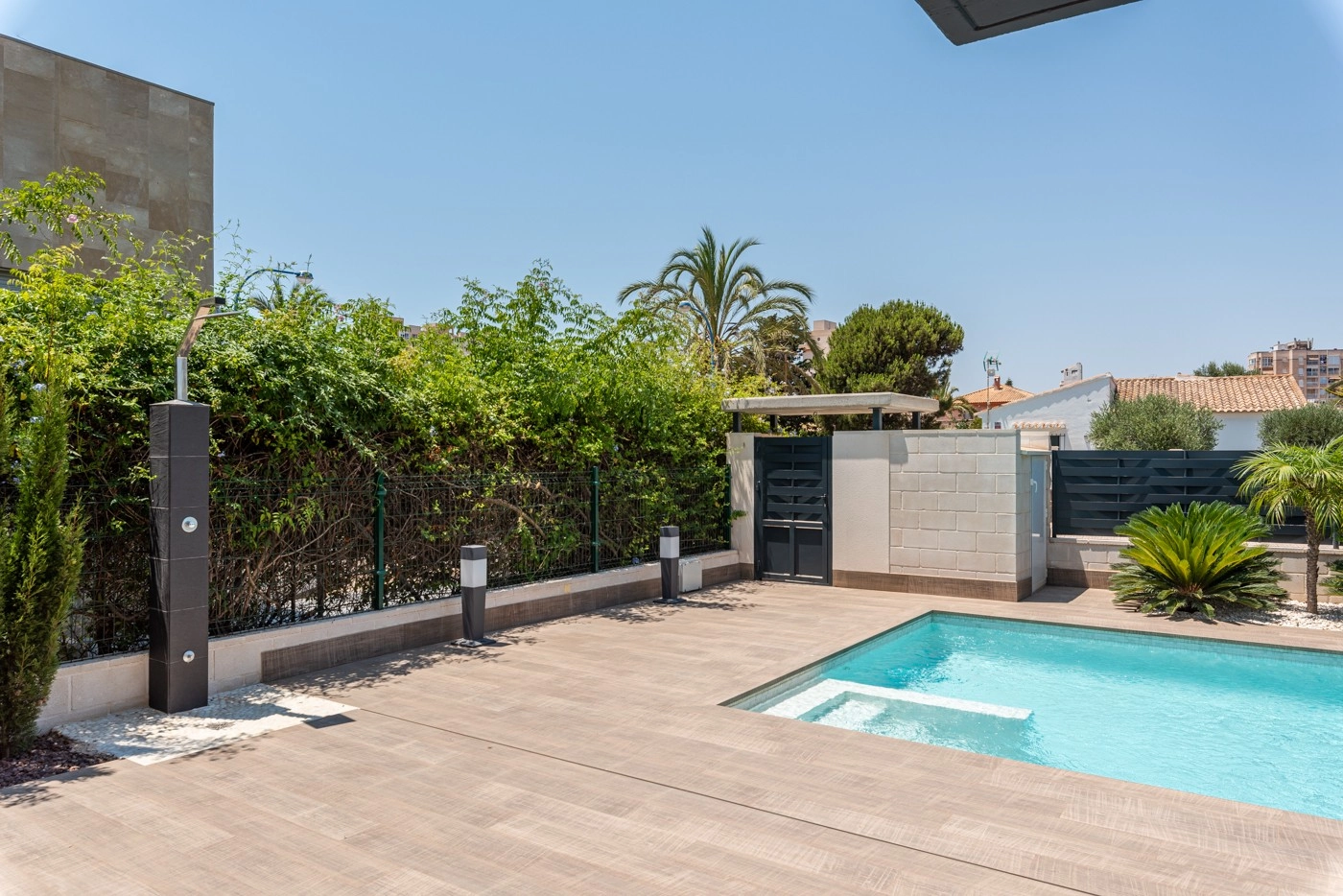 d68a852e3d312268a852e3d3162 photo