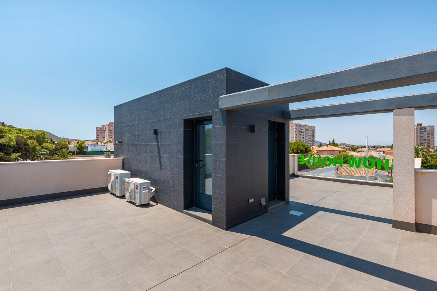 d68a852ea40ad968a852ea40b18 photo