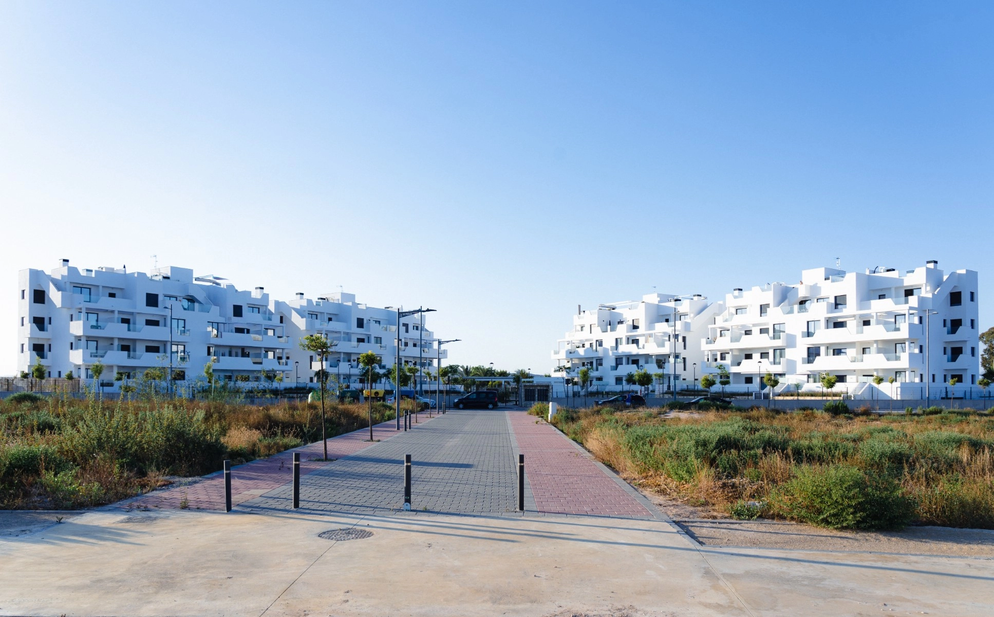 o_1j56n85ju1v091igcb0rsgtuv2h photo