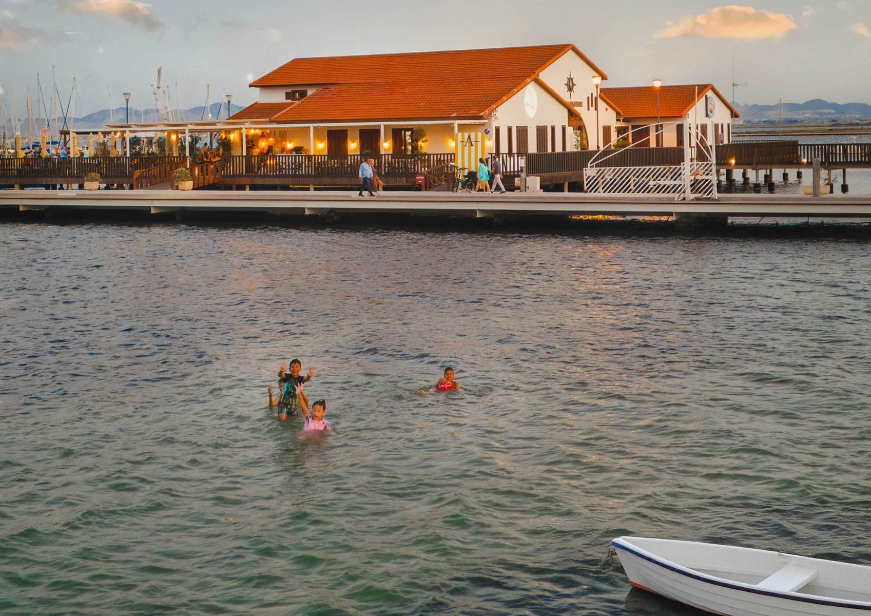 d68e3b0256ab2068e3b0256ab6a photo