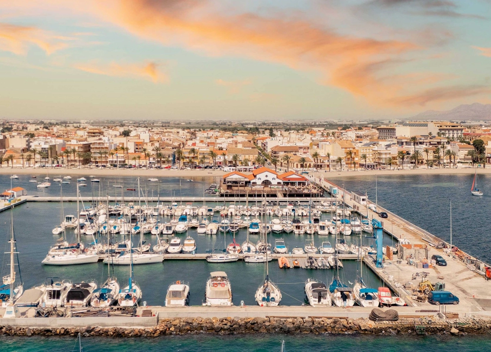 d68e3d8659824268e3d86598280 photo