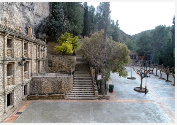 o_1jageg2jqkar9ektnbet71sa61p photo