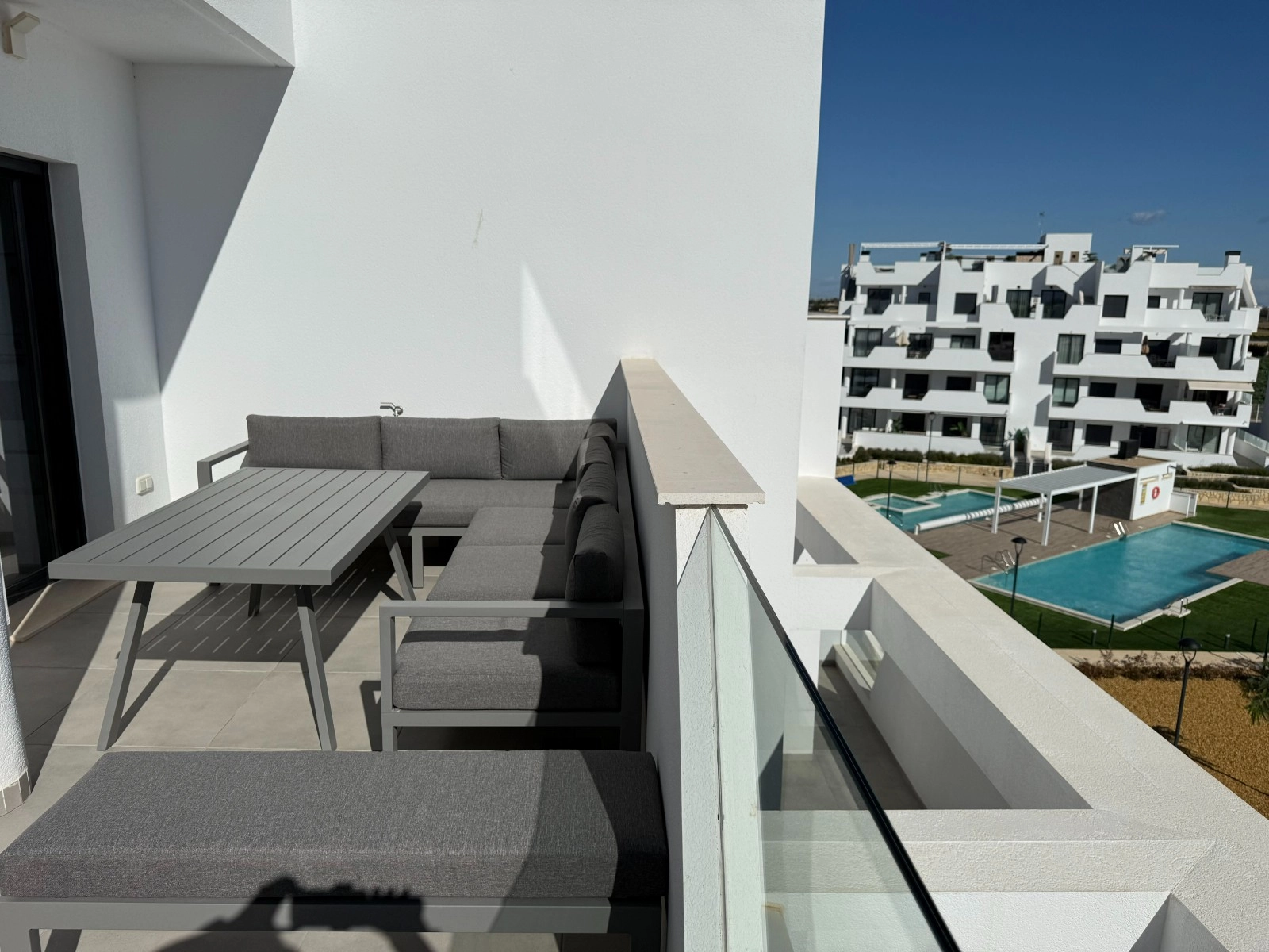 o_1j9q9ht541dtcj231gj91vcg8o2m photo