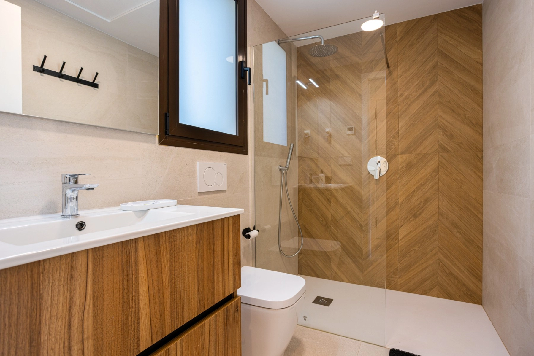 o_1jbvmsah81i1c1umlipb1dgp1lqo2m photo