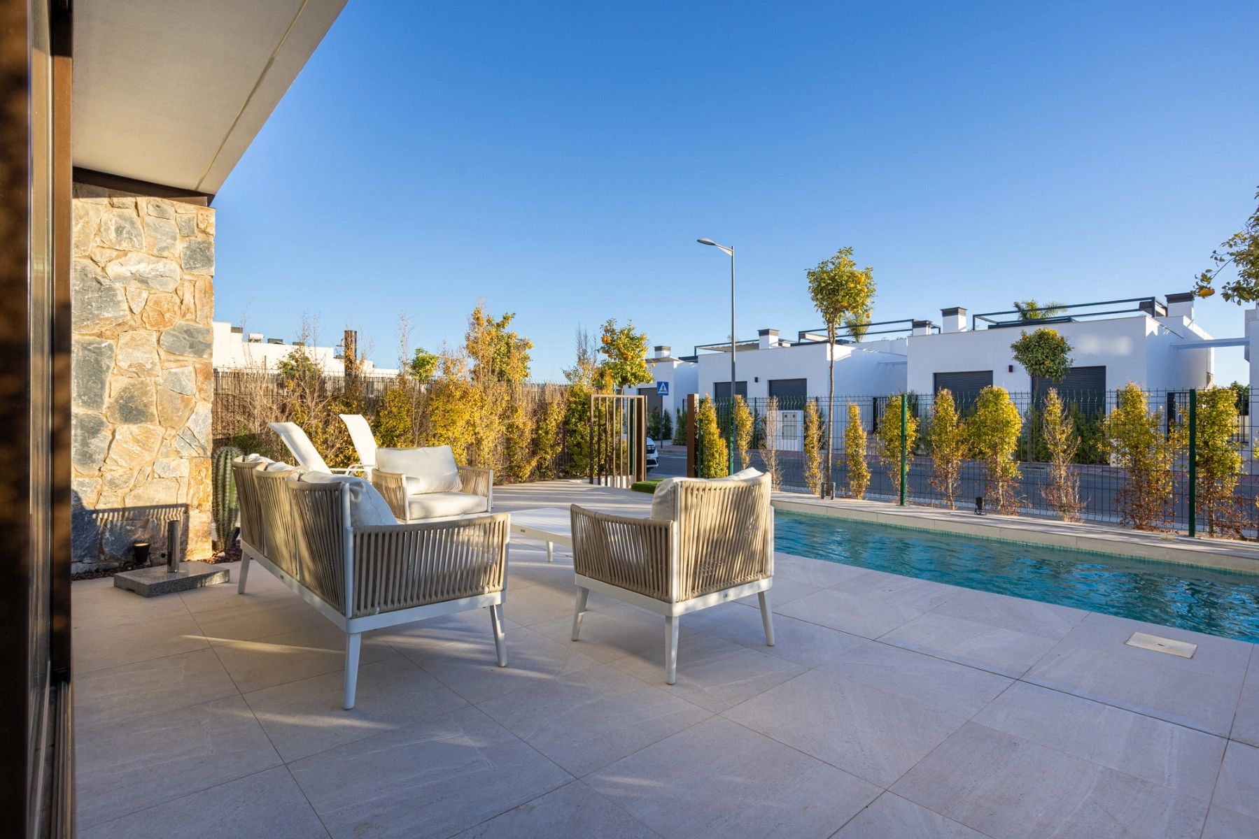 o_1jbvmsah82ul1drl1euapdghe31 photo