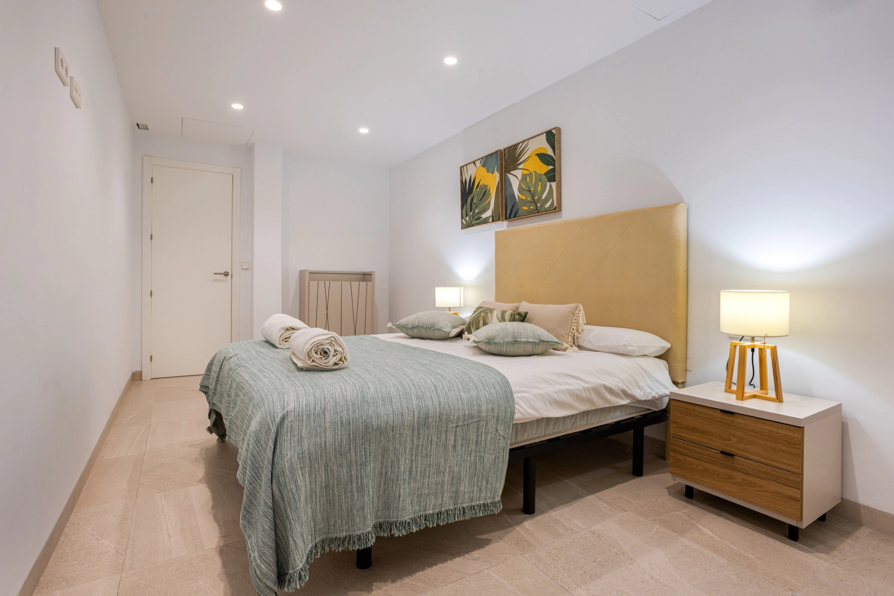 o_1jbvmsah86kd1upf12rk1rd356j2t photo