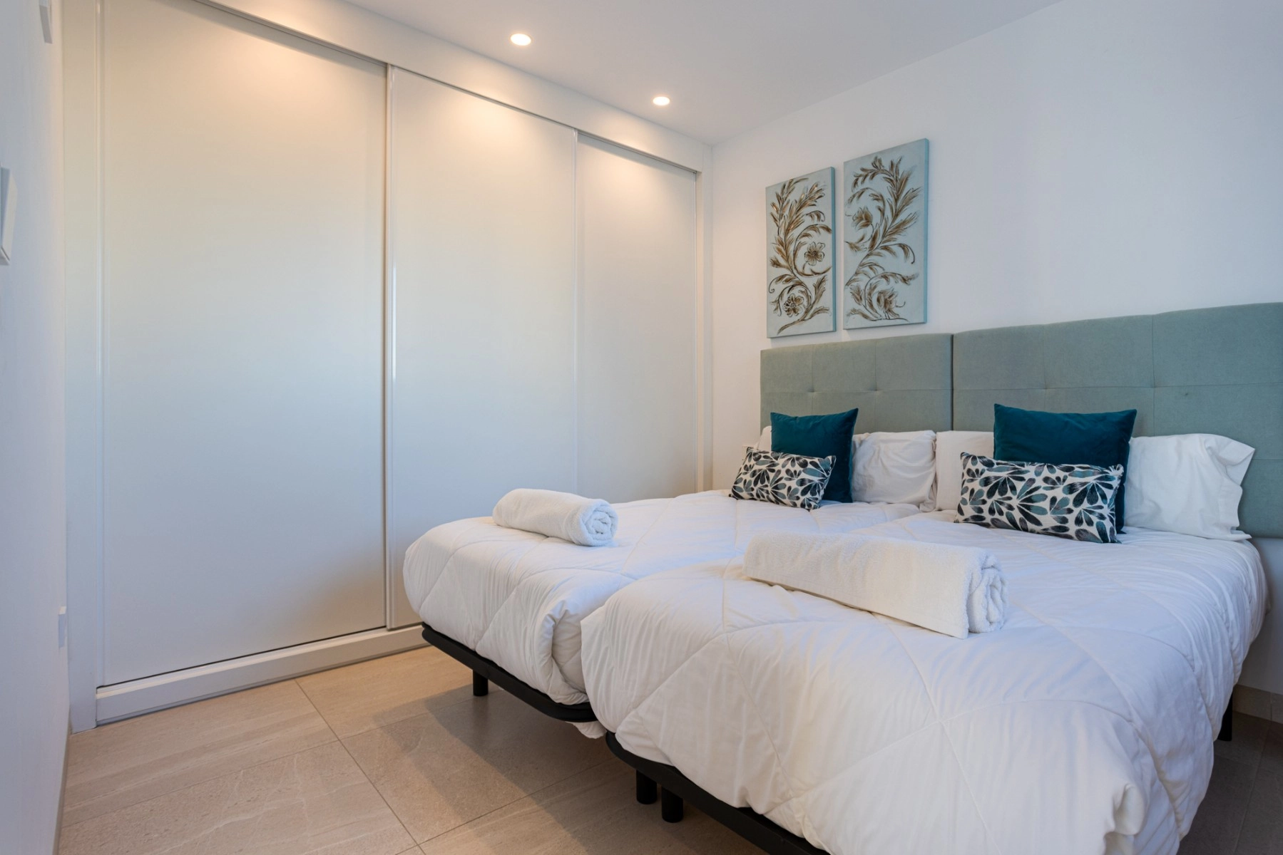 o_1jbvmsah8b43o5ibms1tid1ve2n photo