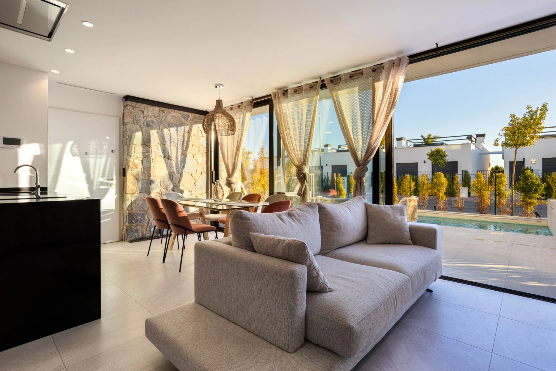 o_1jbvmsah8cu4el8ph172c1oqp2f photo