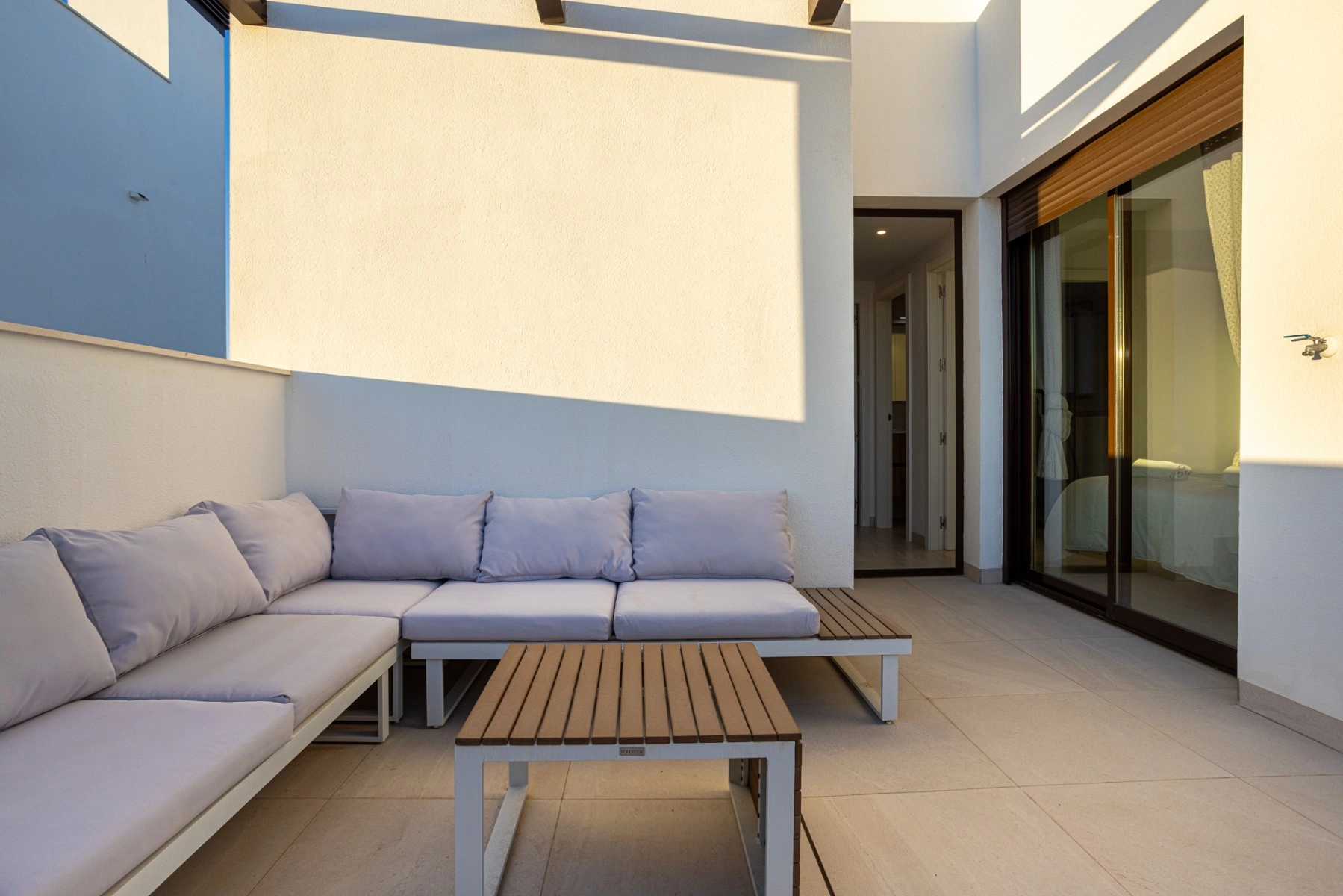 o_1jbvmsah8knj1fv513in19of1b0l35 photo