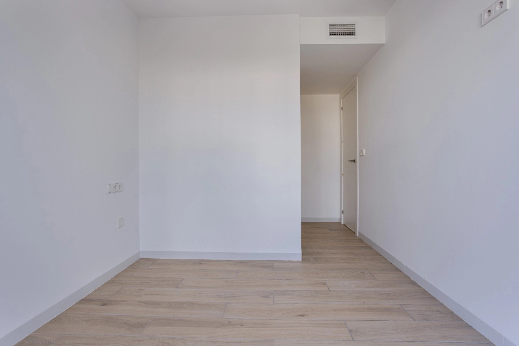 o_1jbvppnf31qnj15eq1pkr1oa7u52l photo