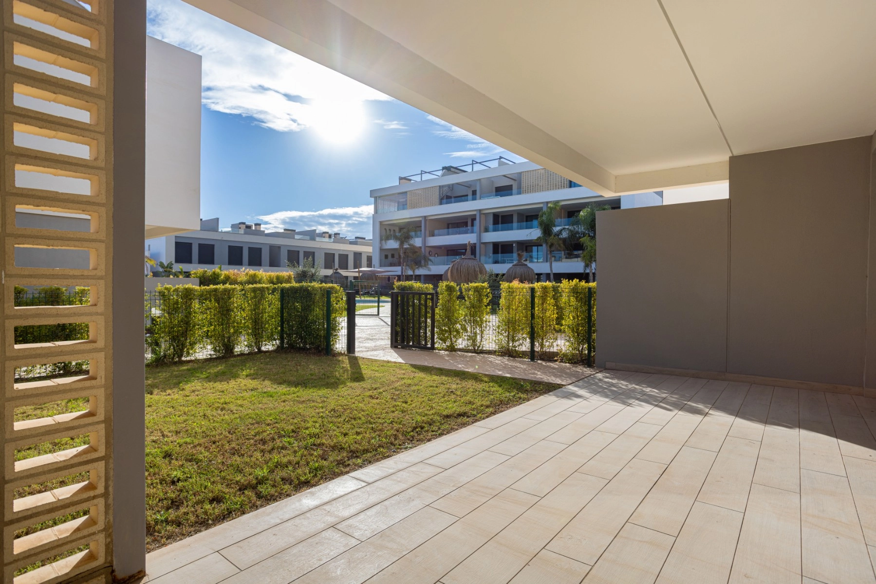 o_1jbvppnf31v27f4c16f1g221fm52s photo