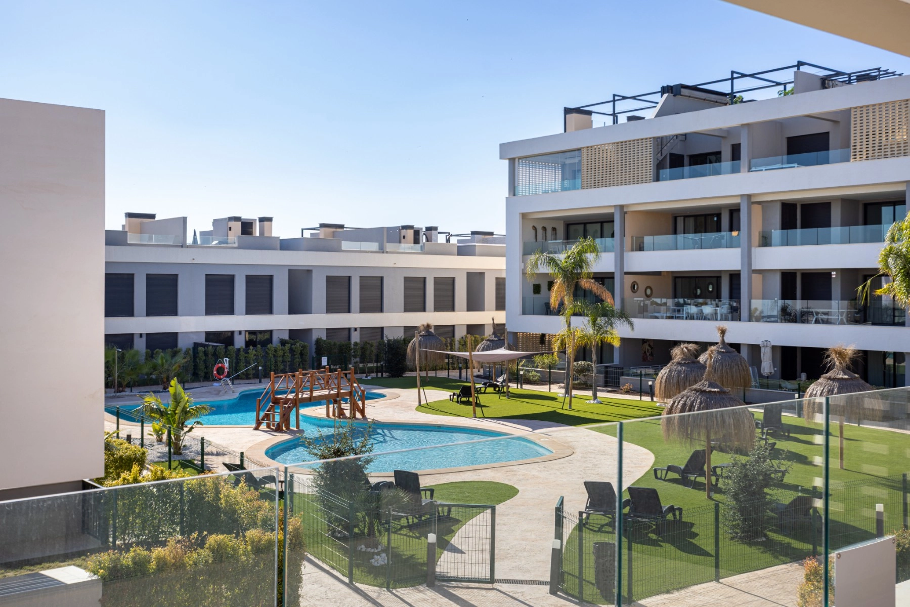 o_1jbvppnf34rs1lq31m3o6s447930 photo