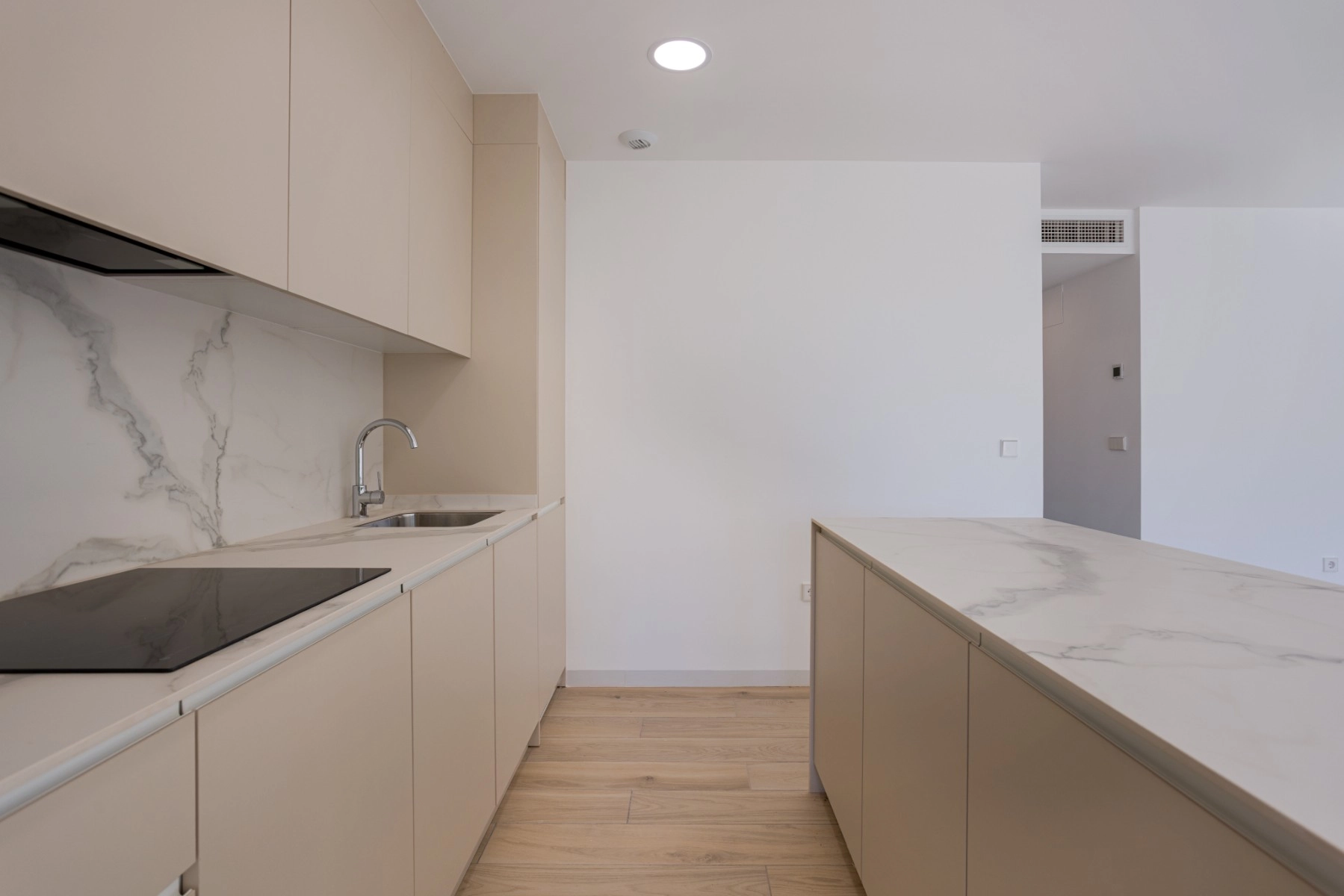 o_1jbvppnf3dd61k5ho6c1qjbj3c2e photo