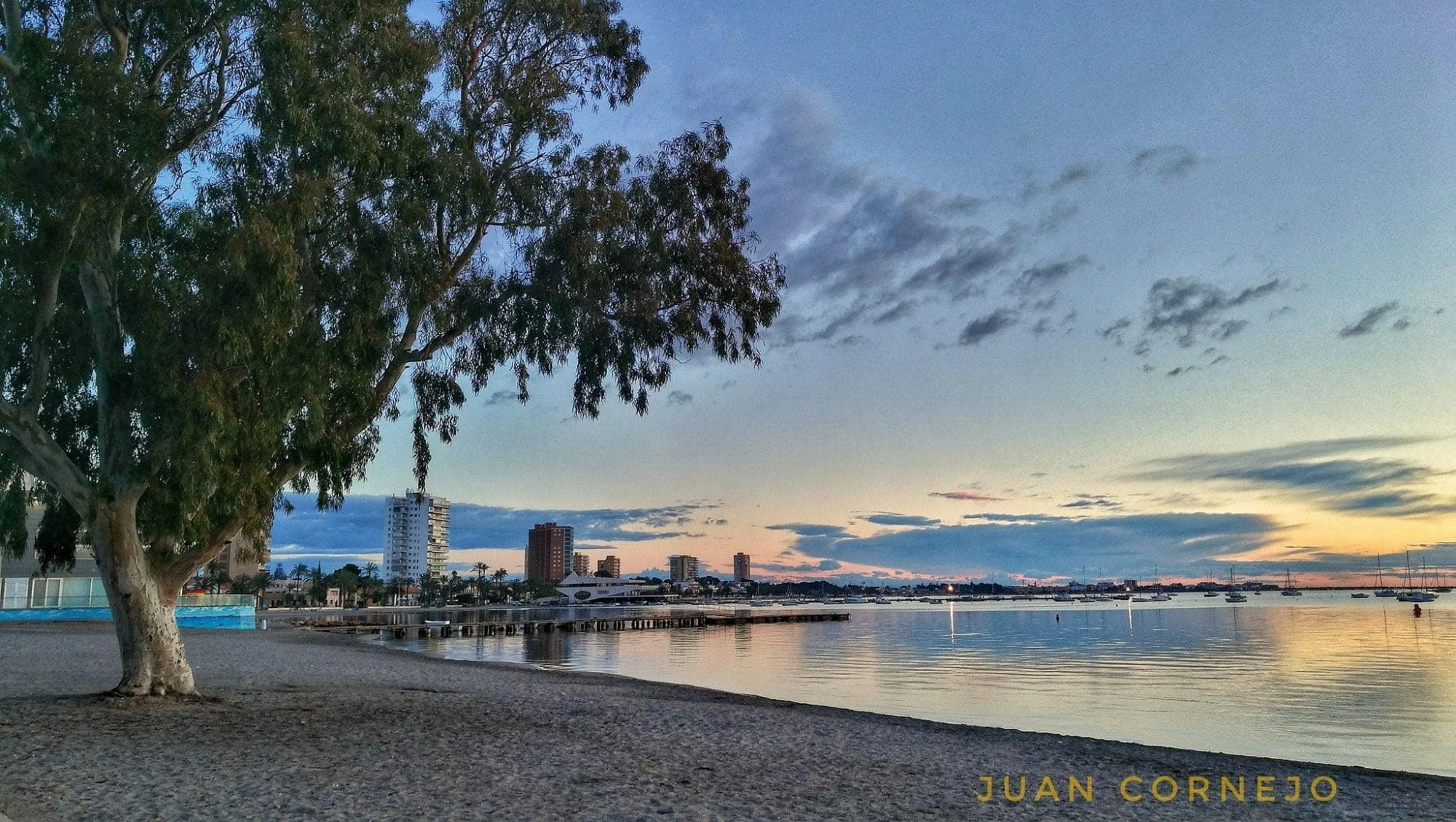 d6978807b41e876978807b41ed1 photo