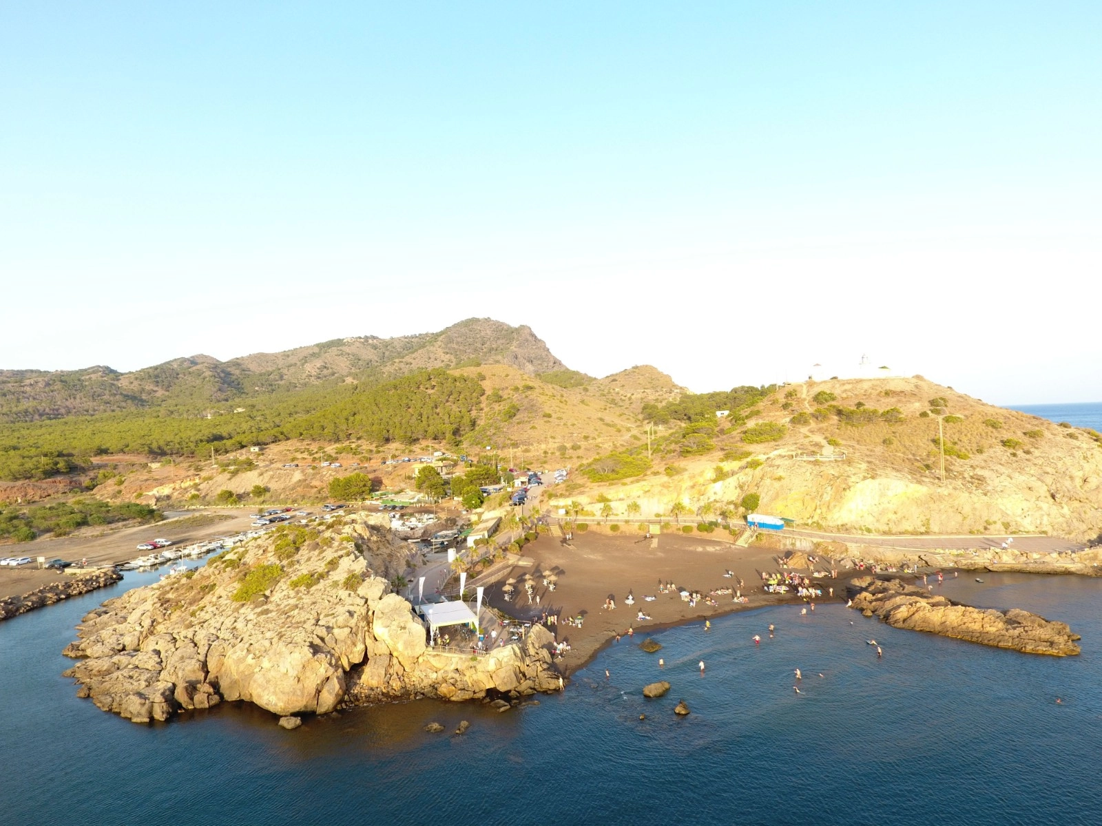 o_1jiabh7acs3ebgss54g6f36r26 photo