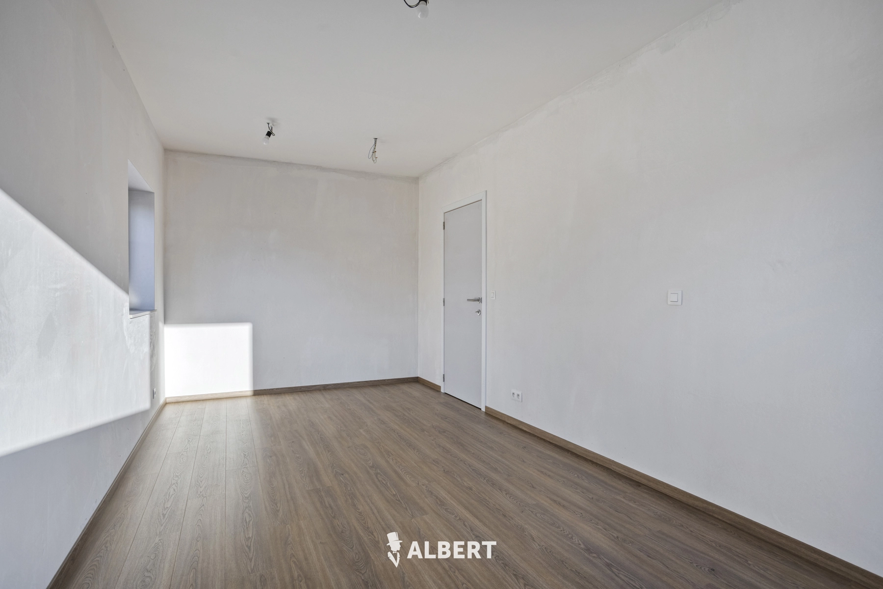 df2b5e6983ef498ba4e7b8f93459f7d3 photo