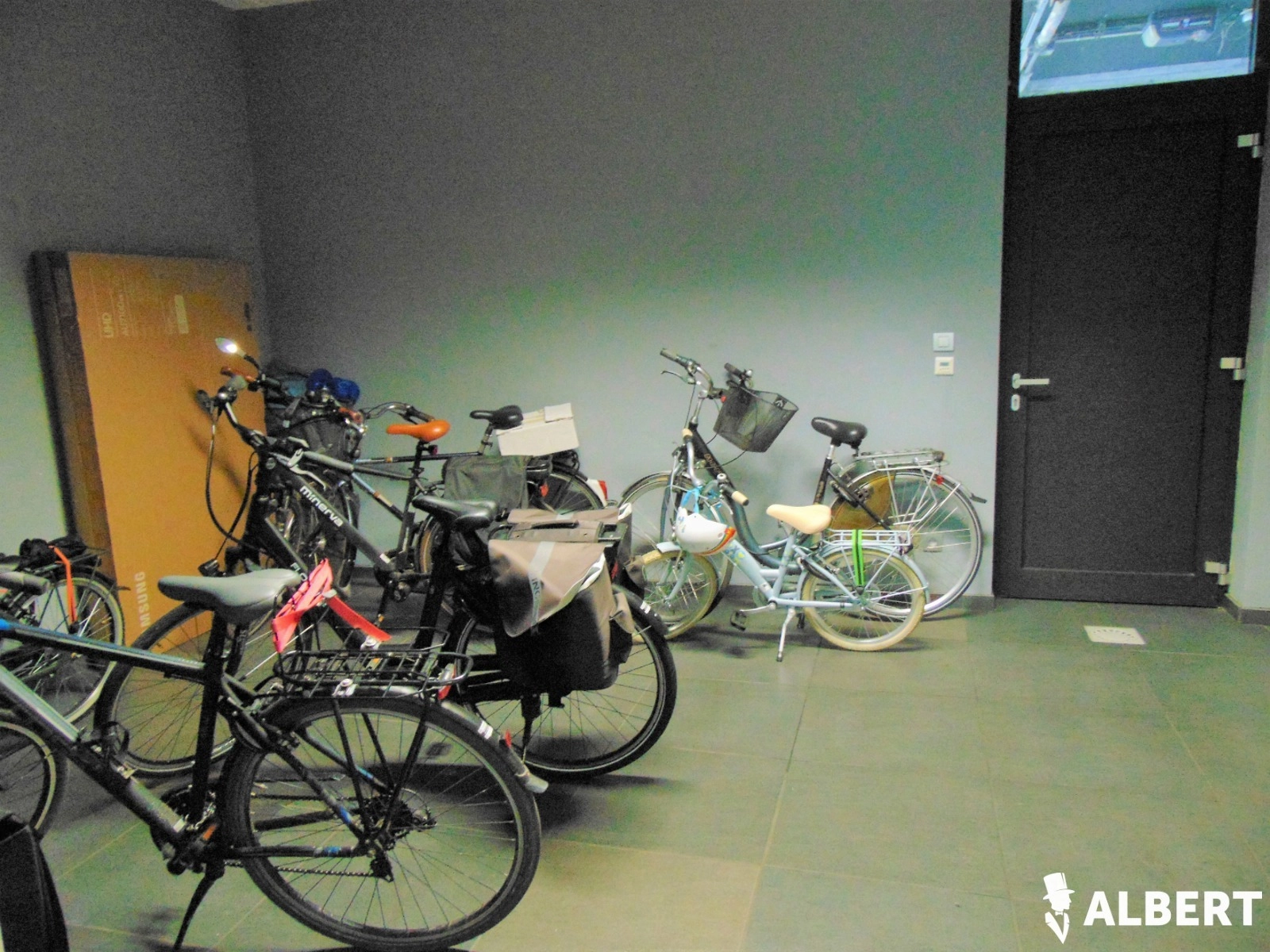 08b9797605544213b382124fe1eef9aa photo