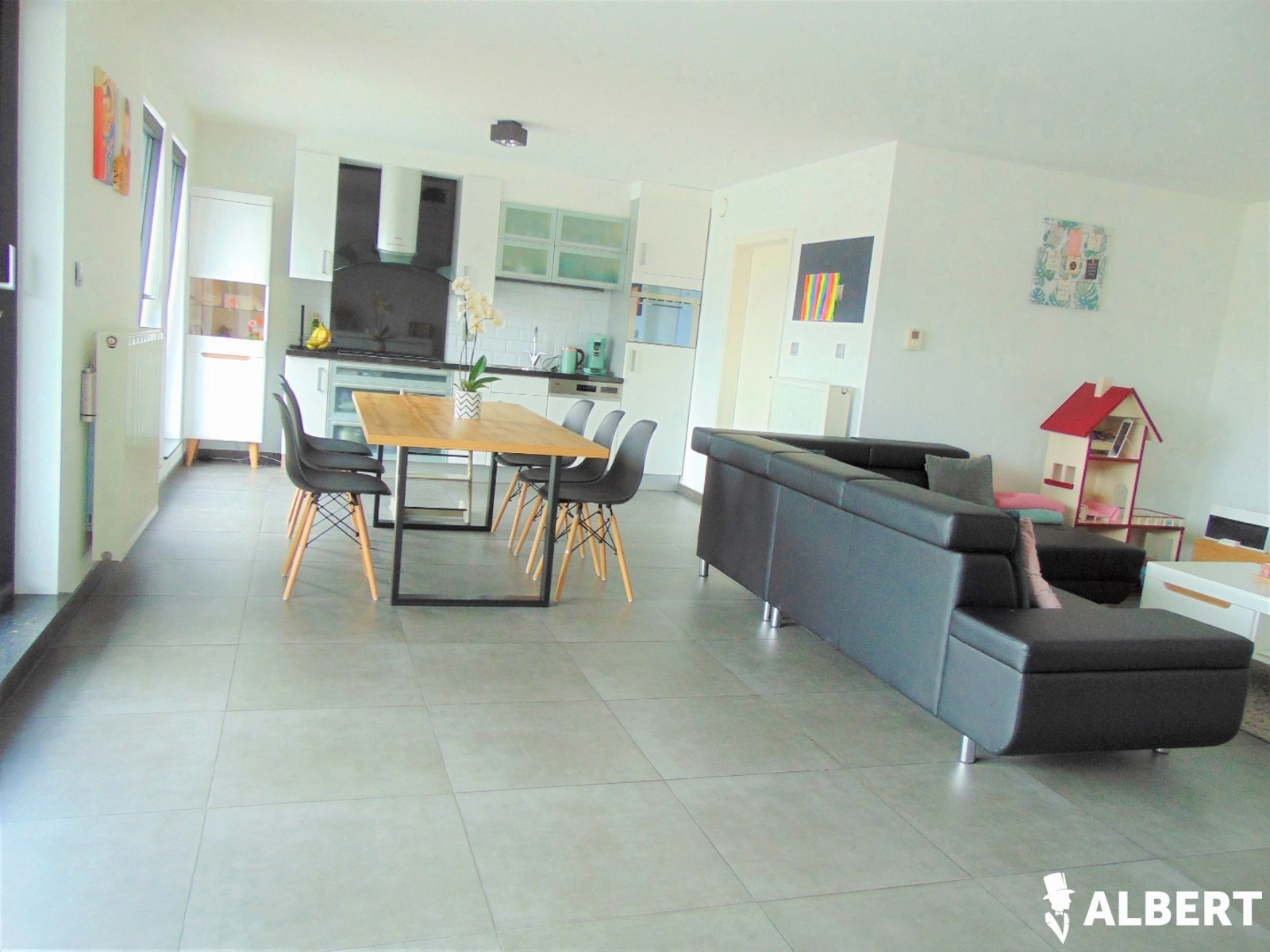 2d2b1444c77e46c19604d9a43b1492d9 photo