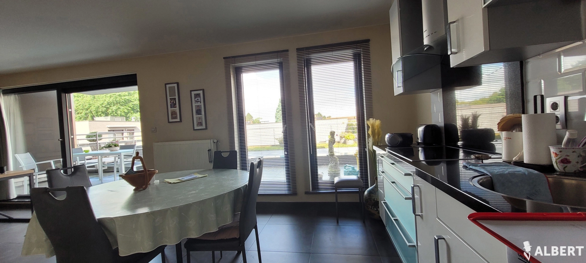 515e55562aa749348e0eae953d185256 photo