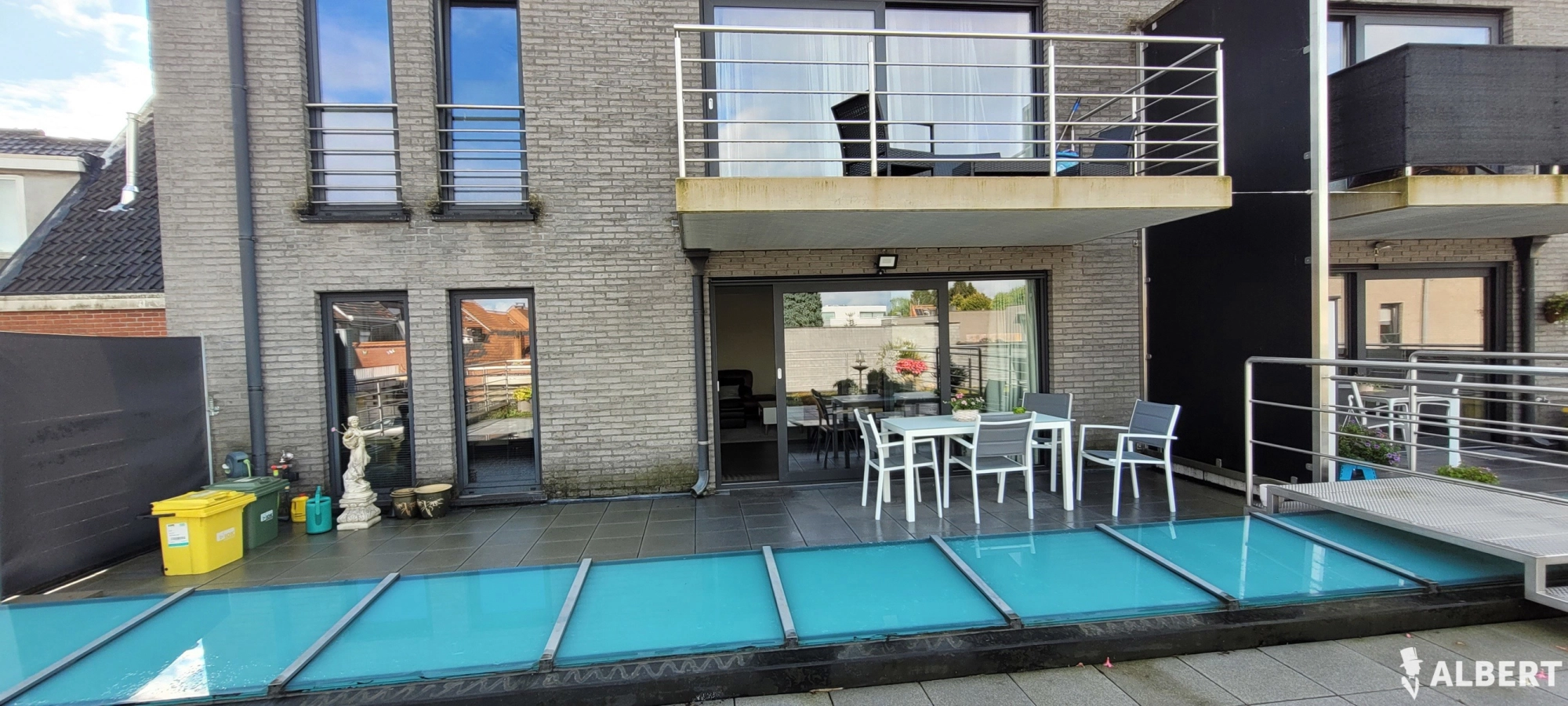 5cabfb4cad104a28b4ef2327fdb639d6 photo