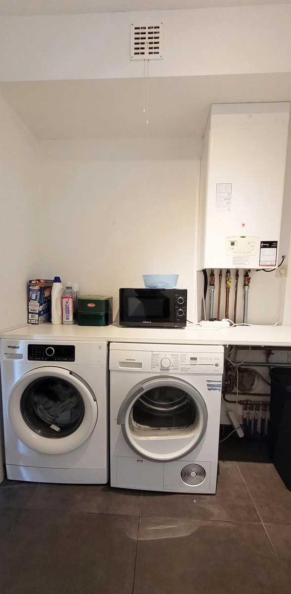 f14cb928e4784c1ea440f3db2c3df6f7 photo