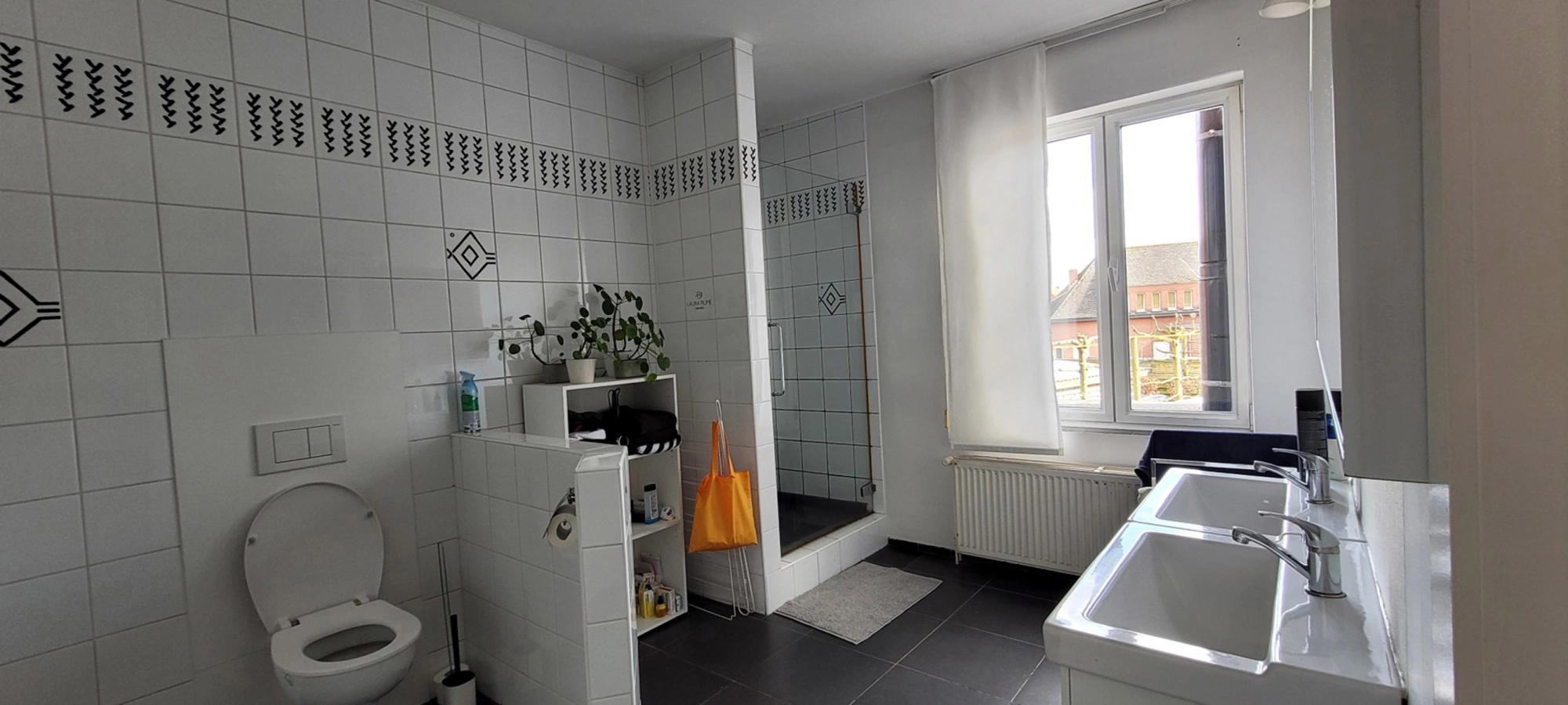 54fc3917effd439a846bf4b93a63880e photo