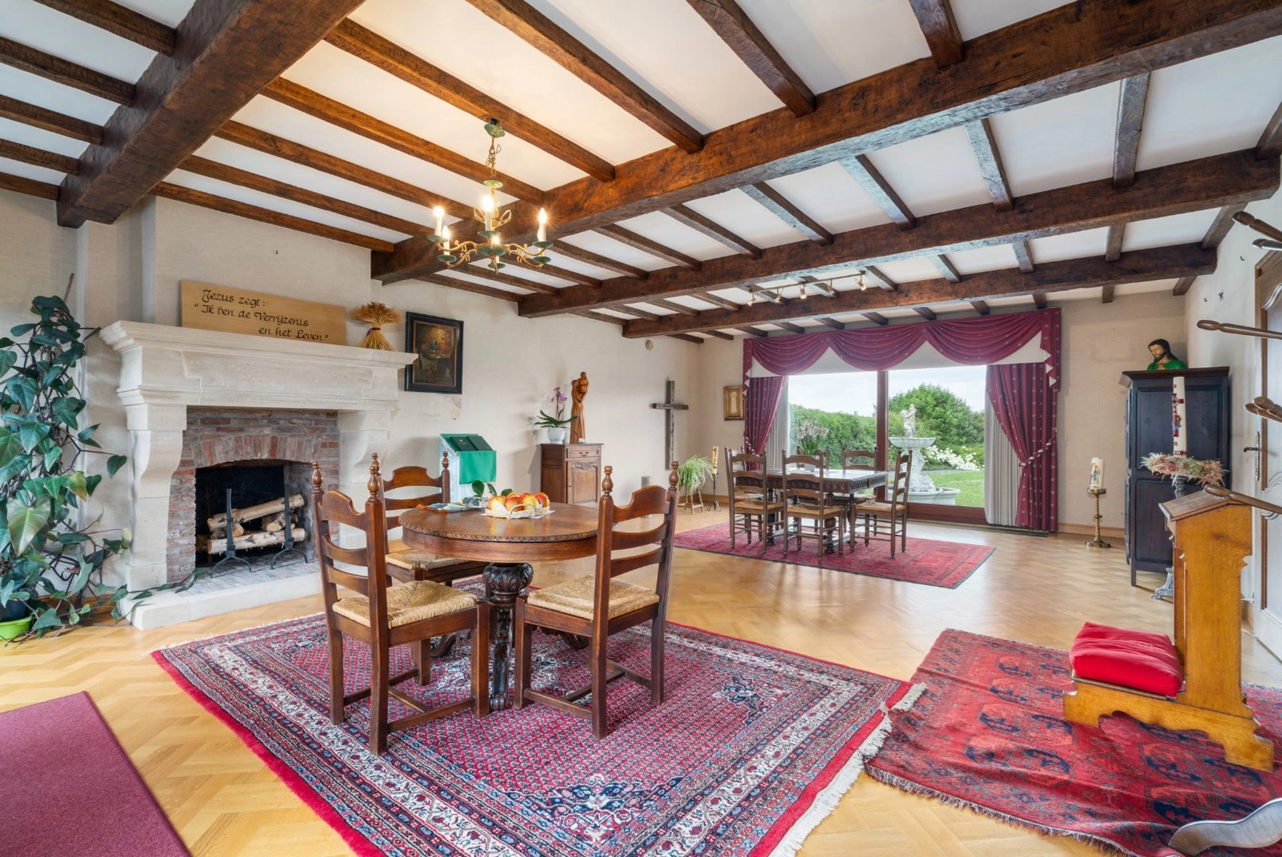 16ba416e77454cd897d59684d0a3eb70 photo