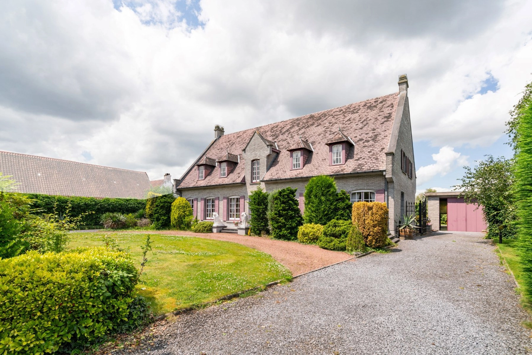 5362a595b2564644933d7dc528208fba photo