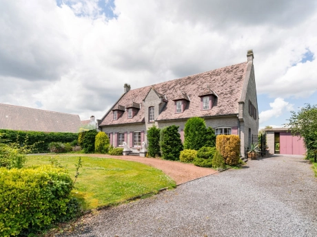 5362a595b2564644933d7dc528208fba thumbnail