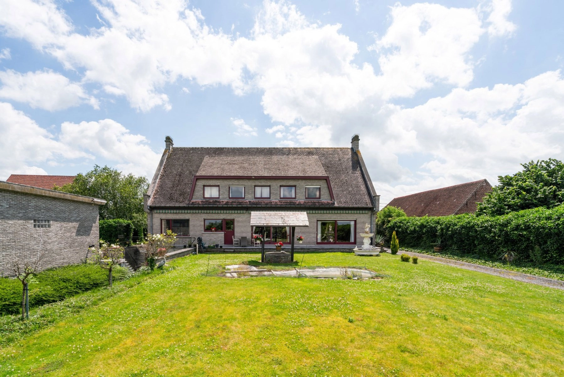 ed760a75fb0646fb88294ea1cfb79c5f photo