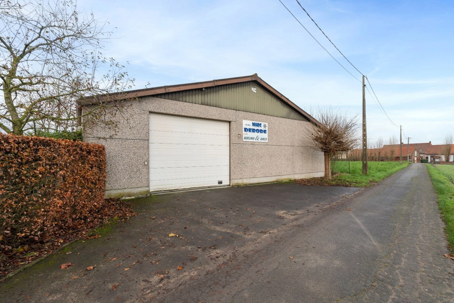 59ec037196614b298ec908cbba818740 photo