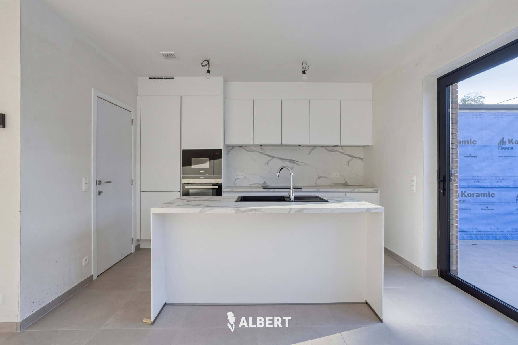 3377141bc4d94413a469f67259686c1f photo