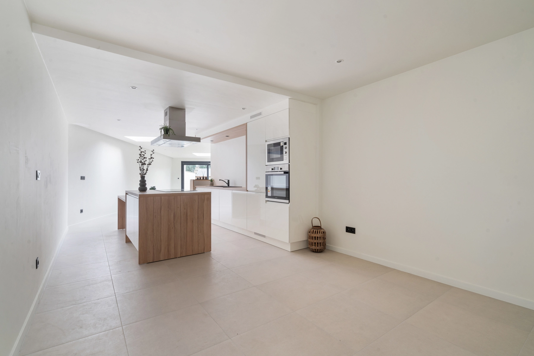 9ecfbe460e64425ea961a7965f541965 photo