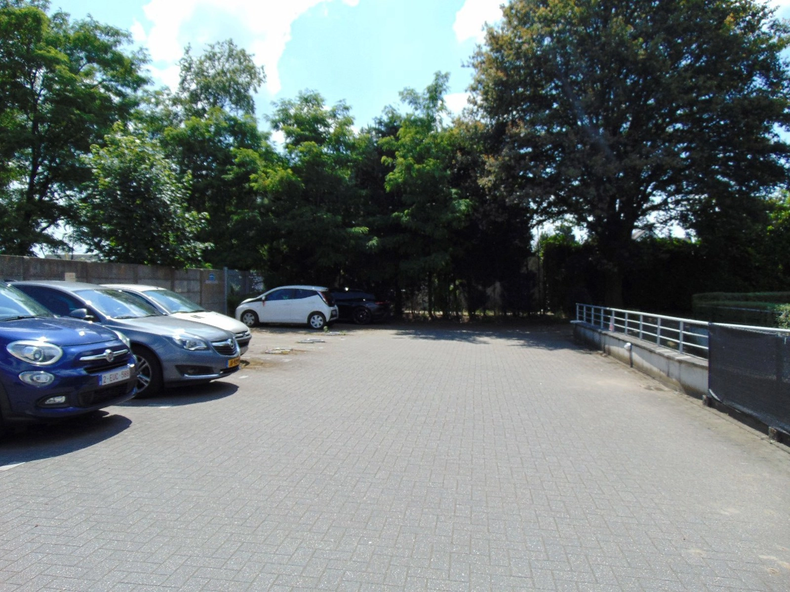 95ff9511574d40cc8590198fc197e63e photo