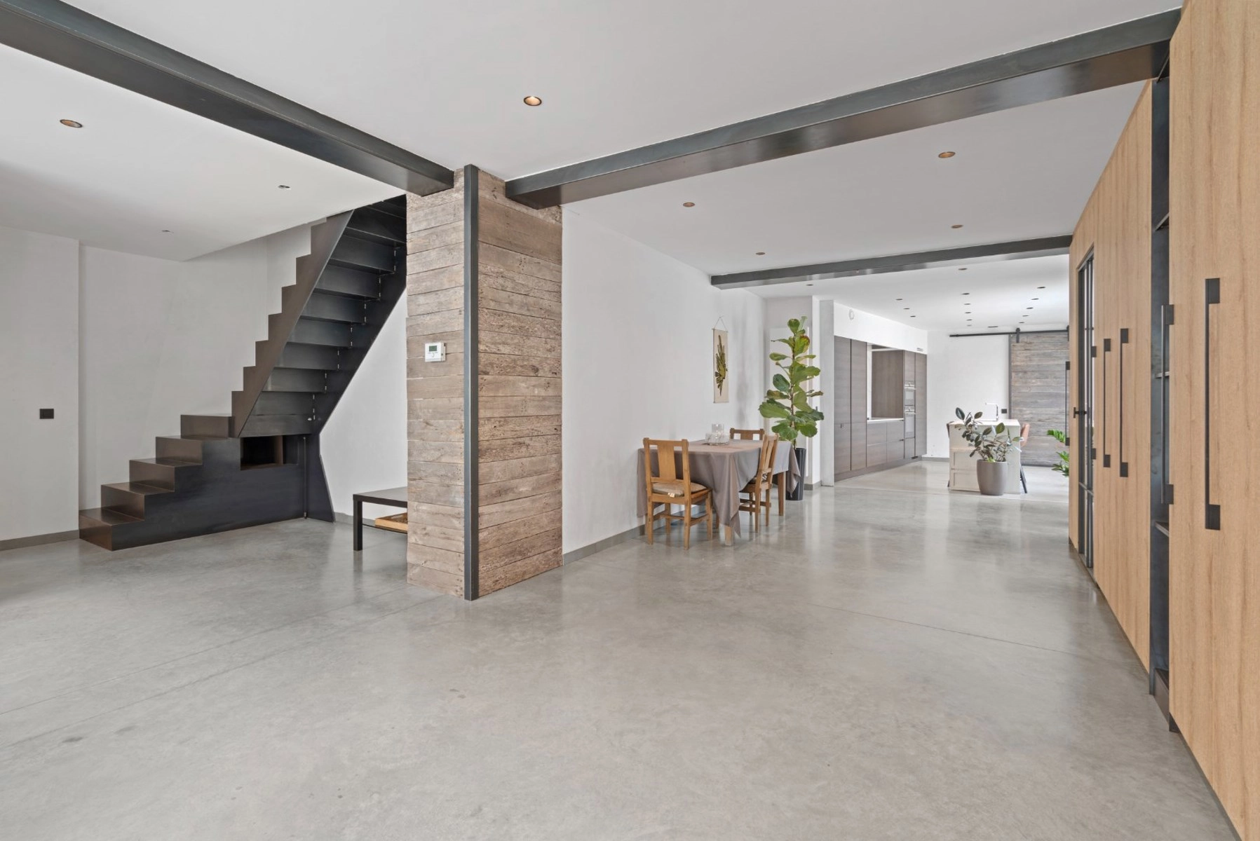 3be2fb09585c4f508be8c7c6c7d95e8d photo