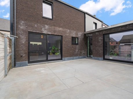 b1ceddb44f614a89a9e7ebbce84e2f00 thumbnail