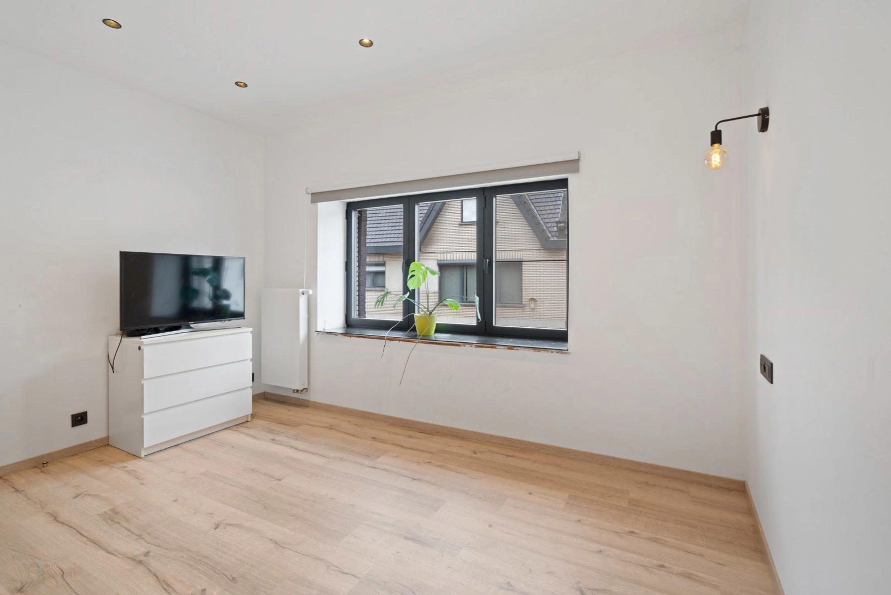 cddbc172ebeb459ca0d1a743f51550f3 photo