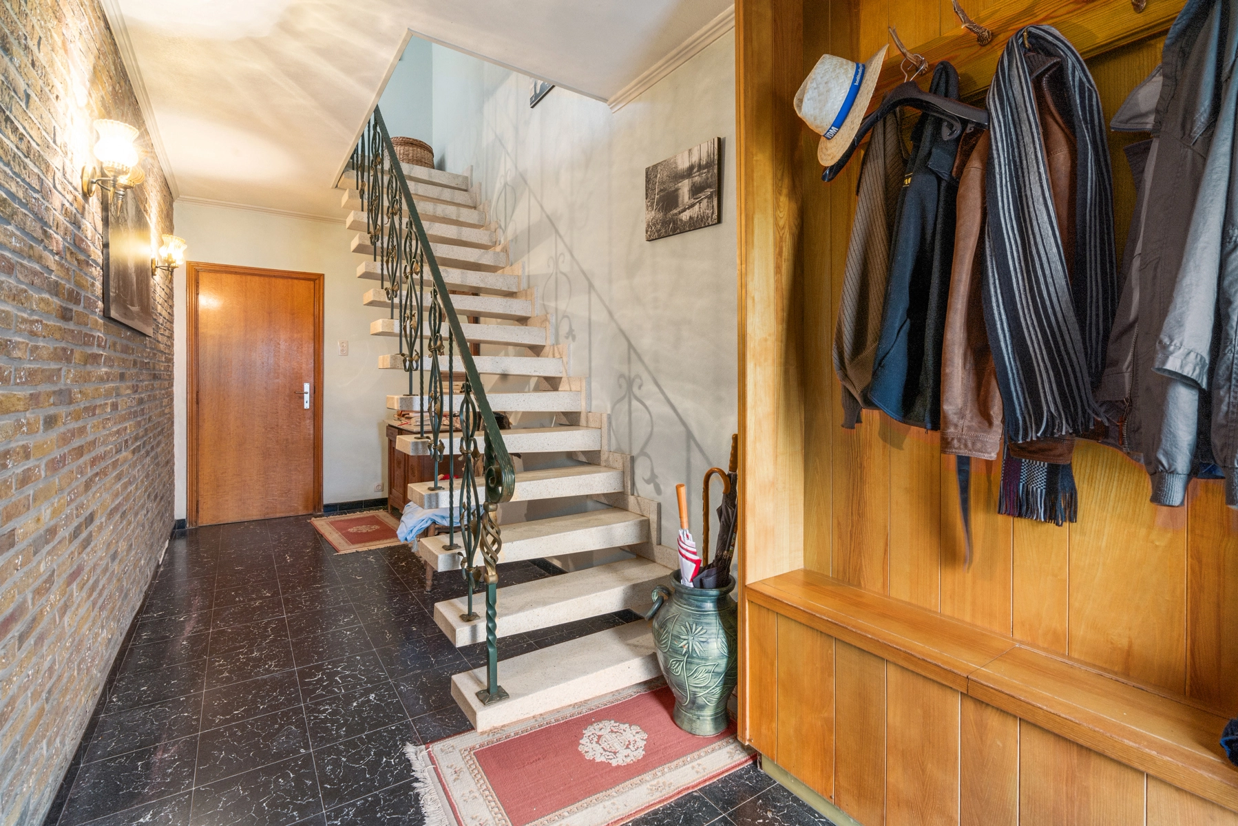 3dfee19760544a31af77f6b0eb3a85b5 photo