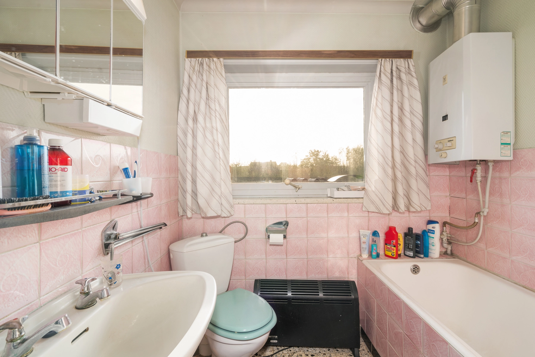 708c8e955c9742879a9257cf85af5a70 photo