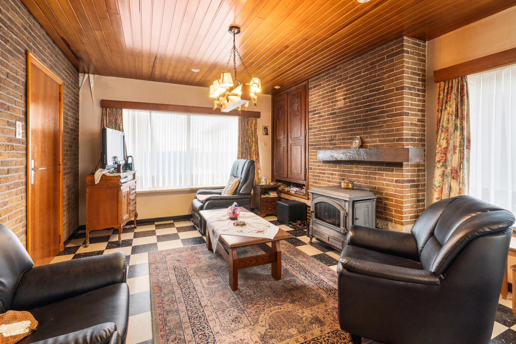 8e220c27191b4b91806ff171bb2ebe9e photo