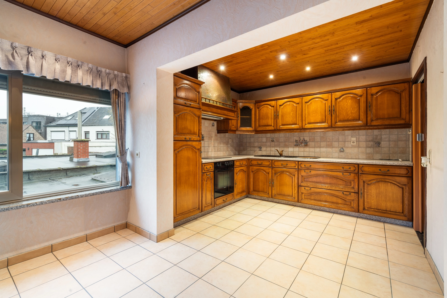 0eebeeefa1f24450b7d77d194e889256 photo