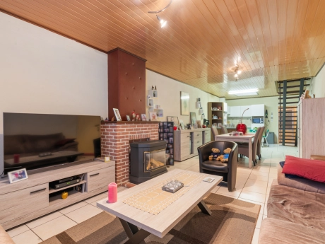 12aeb9c46e164abbbf81b6f22151d47b thumbnail