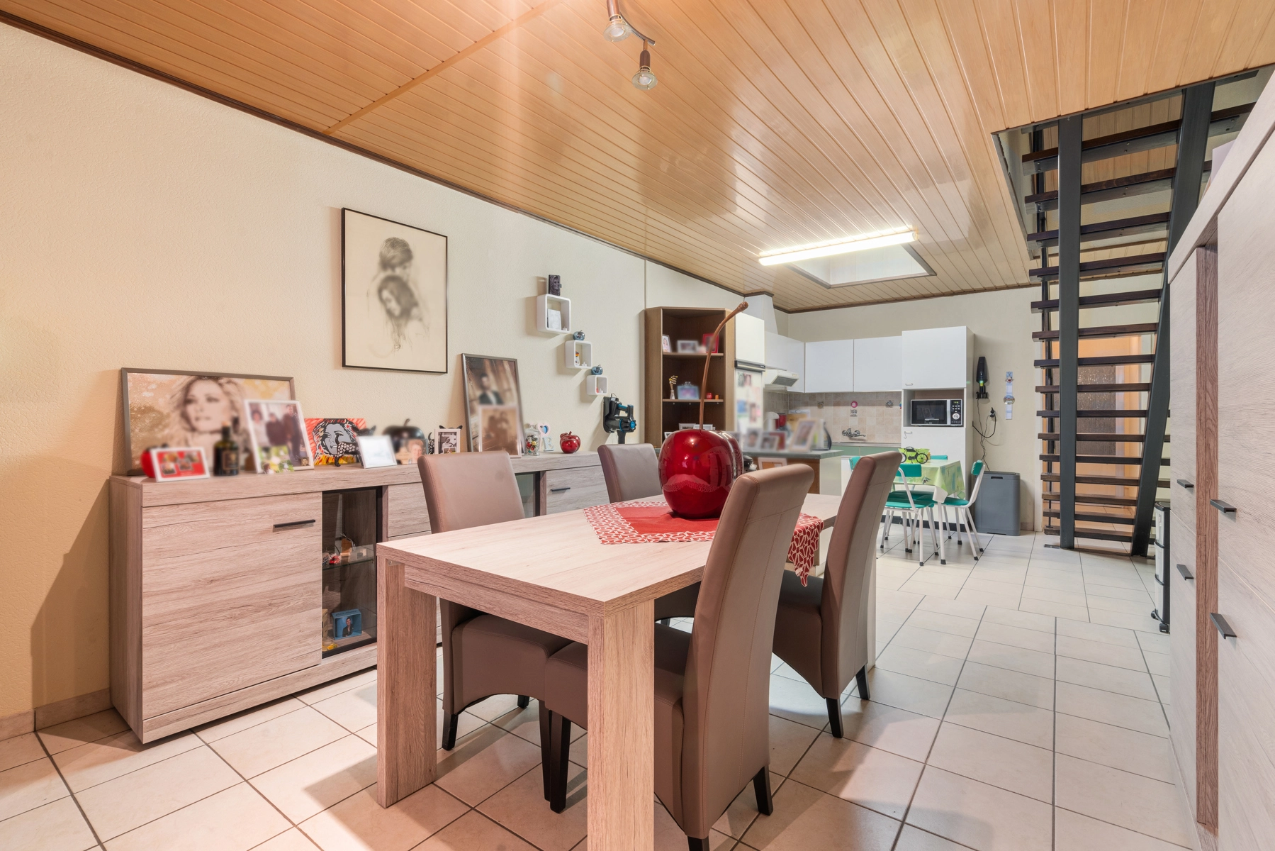 588a57ae8cf44885ab155f794d8d477e photo